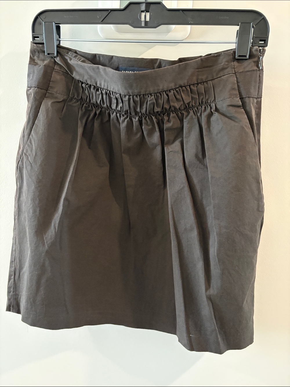 Banana Republic Brown Gathered Waist Mini Skirt with Pockets!
